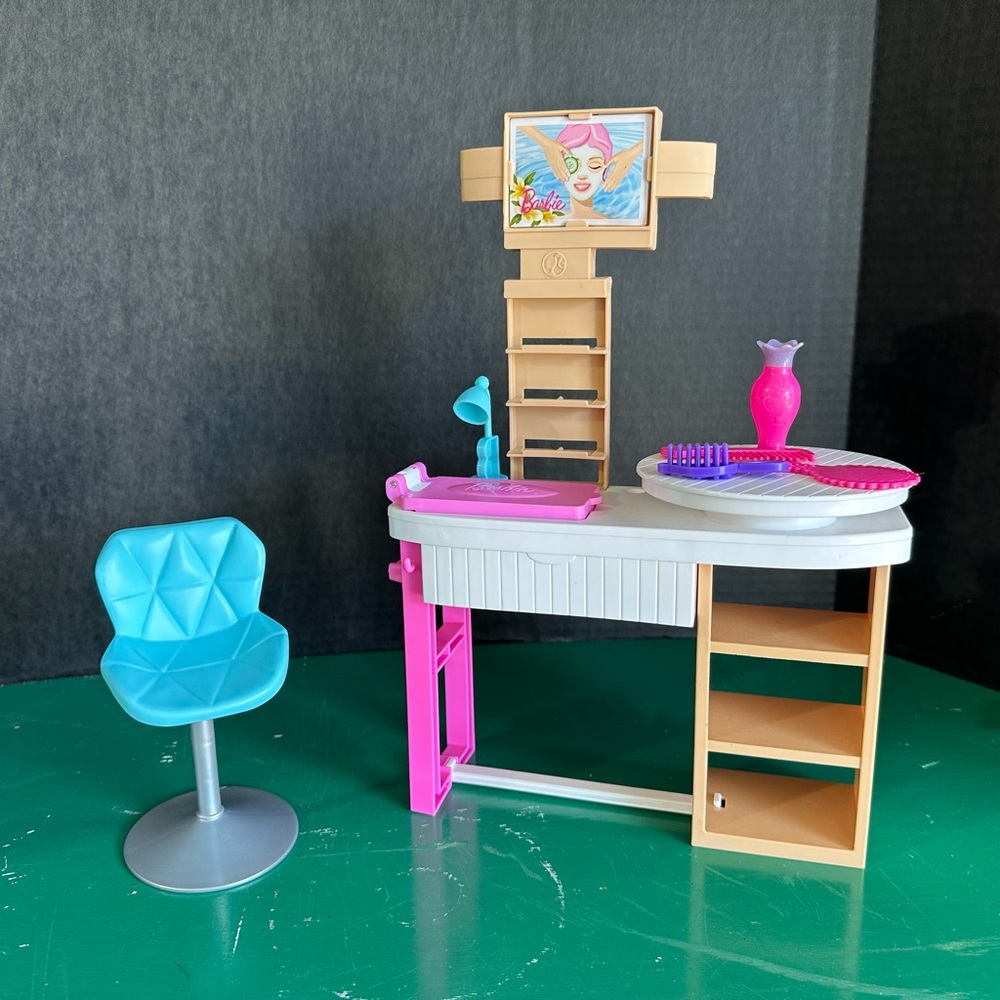 Barbie Glam Styling Station